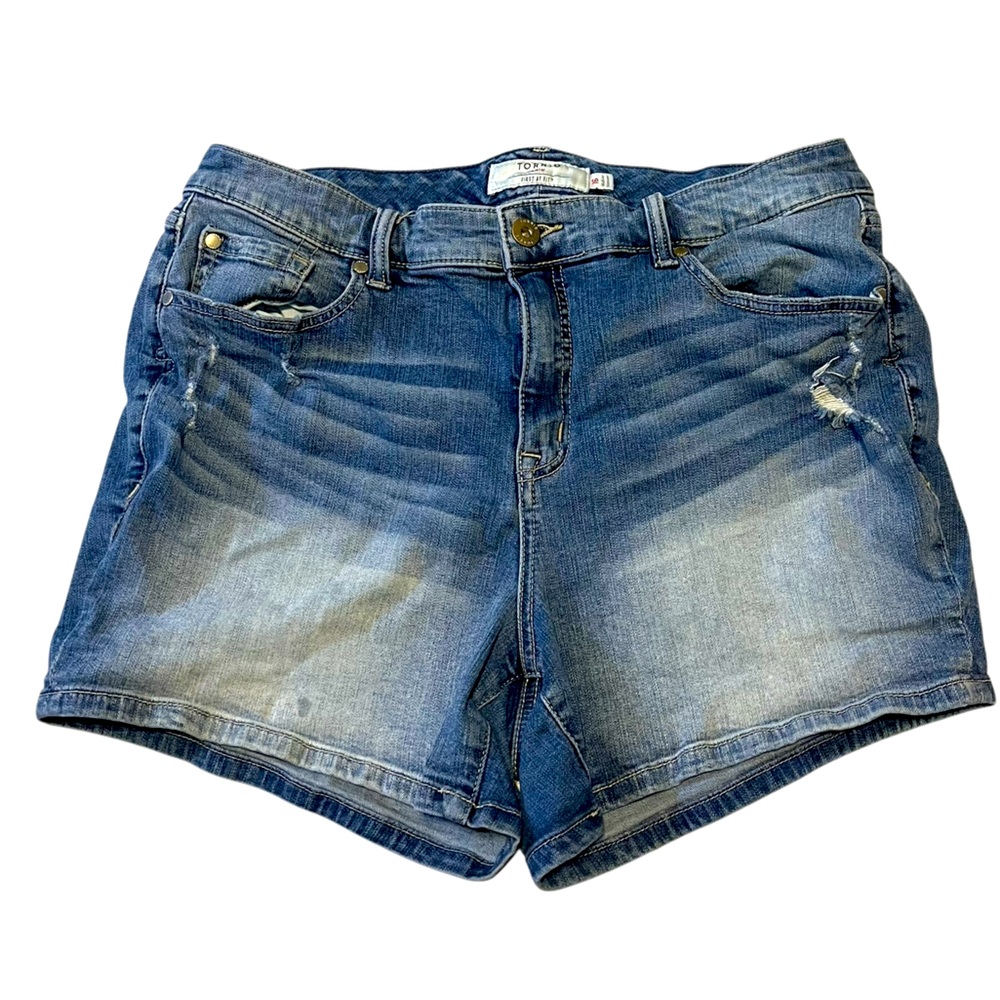 ❤️TORRID DISTRESSED SHORTS